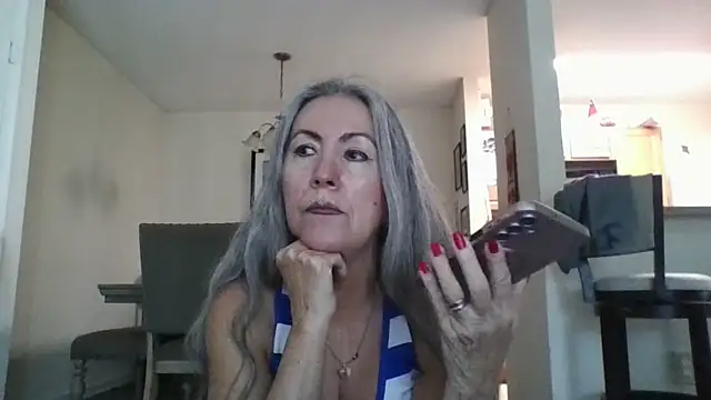 Snapshot of EvaRobinson chatting on February 17, 2025, 7:12 pm EvaRobinson online show from February 17, 2025, 7:12 pm