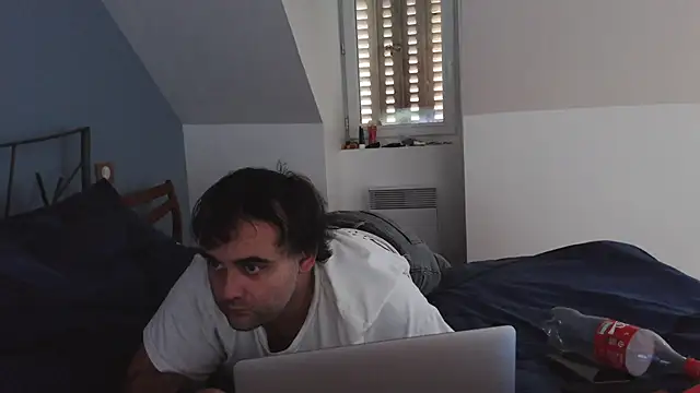 Snapshot of colalba12 chatting on October 21, 2025, 1:21 pm colalba12 online show from October 21, 2025, 1:21 pm