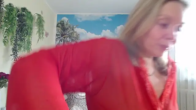 Snapshot of soaring_love chatting on February 26, 2025, 10:49 am soaring love online show from February 26, 2025, 10:49 am