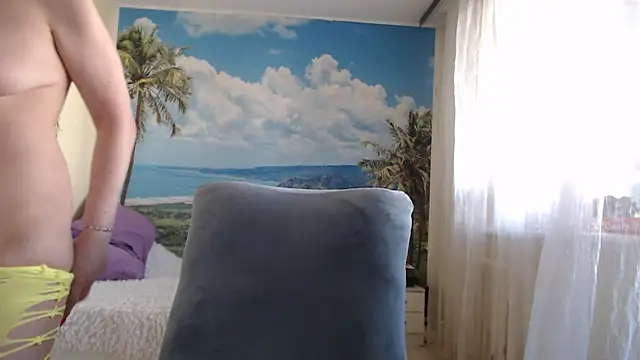 Snapshot of soaring_love chatting on April 1, 2026, 4:47 am soaring love online show from April 1, 2026, 4:47 am