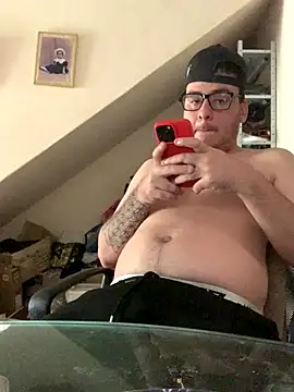 Snapshot of GabyDickLovee_ chatting on September 18, 2025, 5:27 pm GabyDickLovee online show from September 18, 2025, 5:27 pm