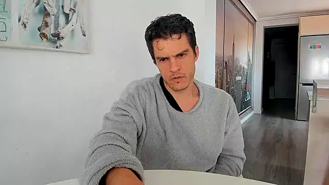 HeteroOli online show from March 2, 2025, 11:52 am