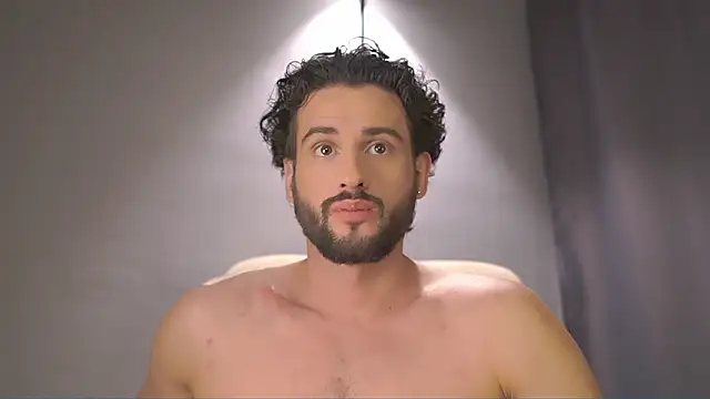 Snapshot of Keen___Luckystrike chatting on February 12, 2026, 1:33 pm Keen Luckystrike online show from February 12, 2026, 1:33 pm