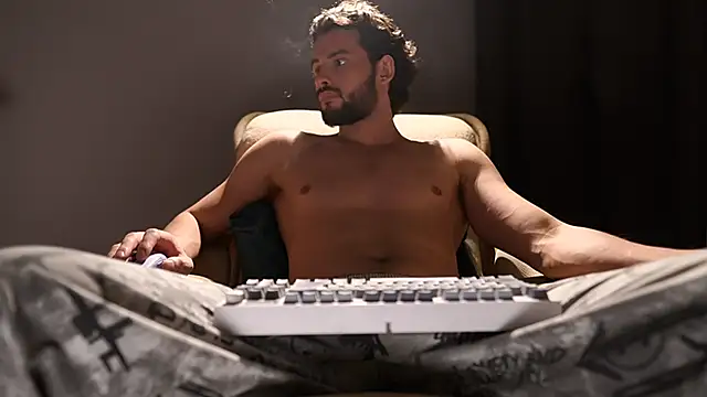 Snapshot of Keen___Luckystrike chatting on February 18, 2026, 6:59 pm Keen Luckystrike online show from February 18, 2026, 6:59 pm