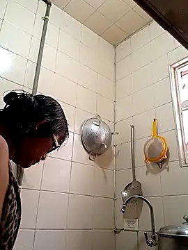 kelly dirty  online show from October 1, 2025, 5:06 pm