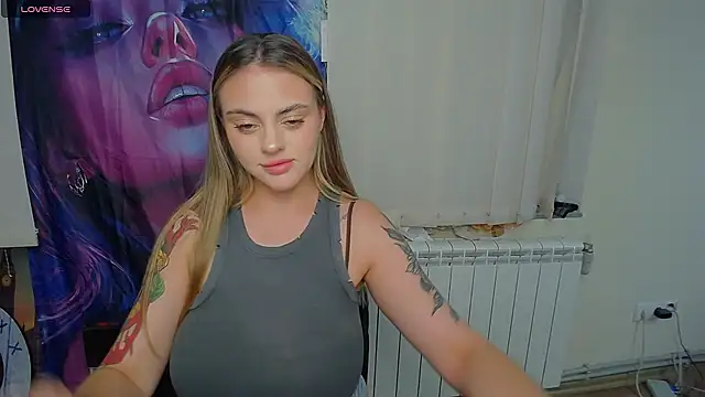 Snapshot of Lilia_Moon chatting on September 9, 2025, 10:14 am Lilia Moon online show from September 9, 2025, 10:14 am