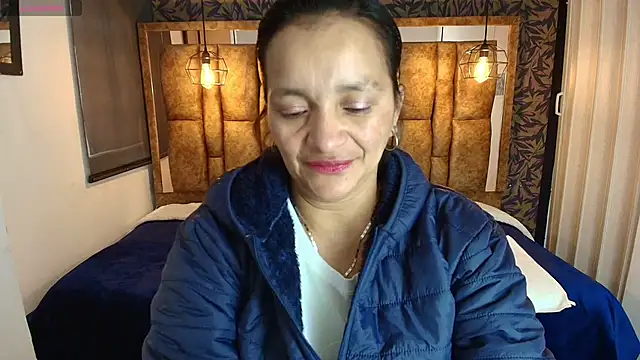 MarilynMiilf  online show from May 4, 2026, 8:22 pm