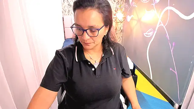 Snapshot of MarilynMiilf_ chatting on March 11, 2025, 1:37 am MarilynMiilf online show from March 11, 2025, 1:37 am