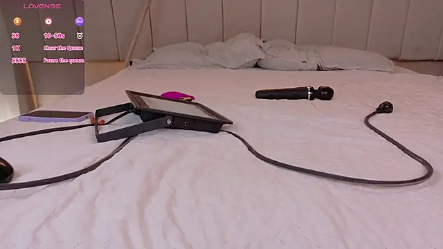 Megan browns1 online show from November 5, 2025, 1:03 pm