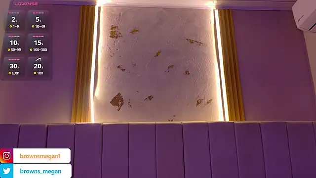 Snapshot of Megan_browns1 chatting on January 14, 2026, 1:04 pm Megan browns1 online show from January 14, 2026, 1:04 pm