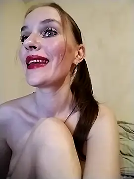 Snapshot of AimeeFair chatting on October 7, 2025, 9:27 pm AimeeFair online show from October 7, 2025, 9:27 pm