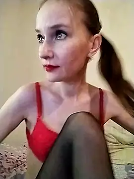 Snapshot of AimeeFair chatting on October 10, 2025, 11:44 am AimeeFair online show from October 10, 2025, 11:44 am