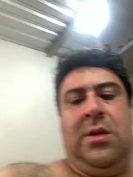 Snapshot of EmilianoGt chatting on October 20, 2025, 7:47 pm EmilianoGt online show from October 20, 2025, 7:47 pm