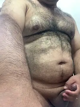 Snapshot of EmilianoGt chatting on October 25, 2025, 4:29 pm EmilianoGt online show from October 25, 2025, 4:29 pm