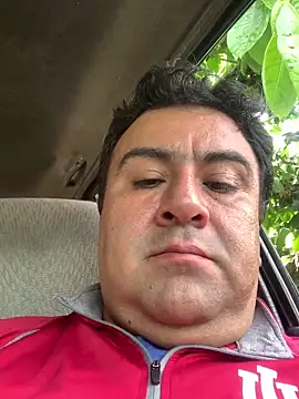 Snapshot of EmilianoGt chatting on October 16, 2025, 8:28 pm EmilianoGt online show from October 16, 2025, 8:28 pm