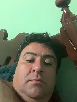 Snapshot of EmilianoGt chatting on October 23, 2025, 2:21 am EmilianoGt online show from October 23, 2025, 2:21 am