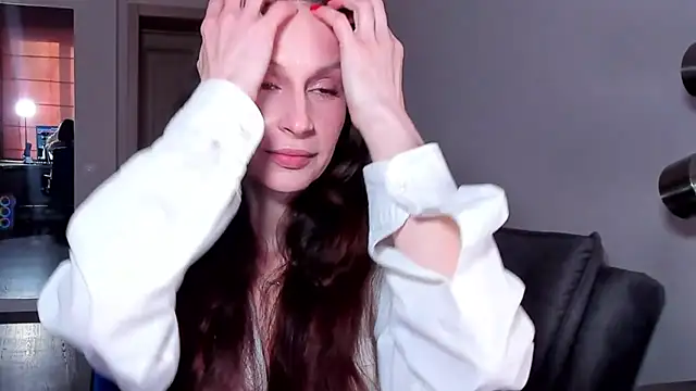 Snapshot of Mila_Anders chatting on February 21, 2026, 5:42 am Mila Anders online show from February 21, 2026, 5:42 am