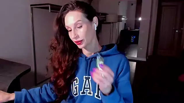 Snapshot of Mila_Anders chatting on February 12, 2026, 6:02 am Mila Anders online show from February 12, 2026, 6:02 am