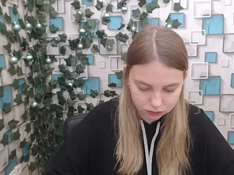 Snapshot of klerkarina chatting on January 4, 2025, 6:09 am klerkarina online show from January 4, 2025, 6:09 am