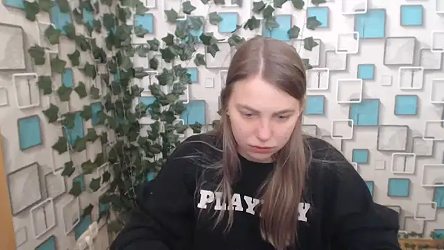 Snapshot of klerkarina chatting on February 21, 2025, 9:02 am klerkarina online show from February 21, 2025, 9:02 am