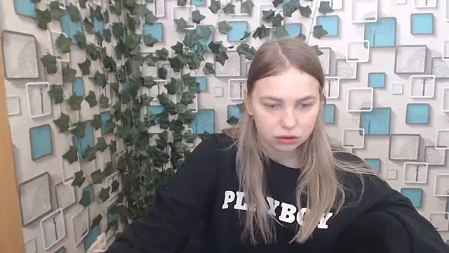 Snapshot of klerkarina chatting on March 5, 2025, 5:40 am klerkarina online show from March 5, 2025, 5:40 am