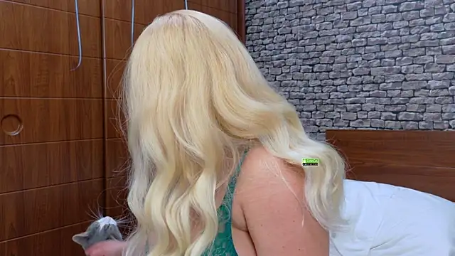 CuteBlondeMe online show from December 5, 2025, 2:04 pm