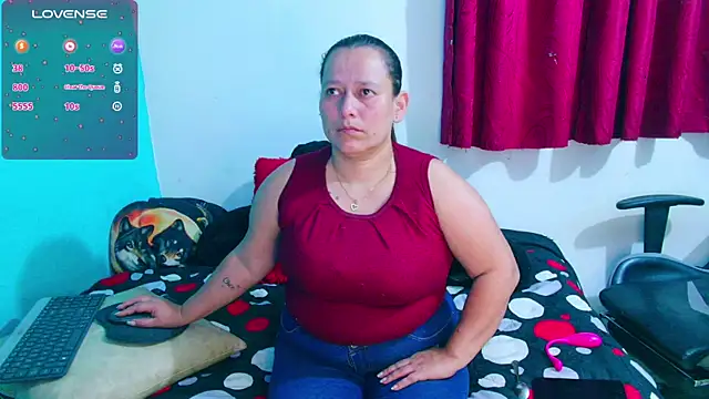 Snapshot of Diana_Lozano chatting on April 17, 2026, 3:31 am Diana Lozano online show from April 17, 2026, 3:31 am