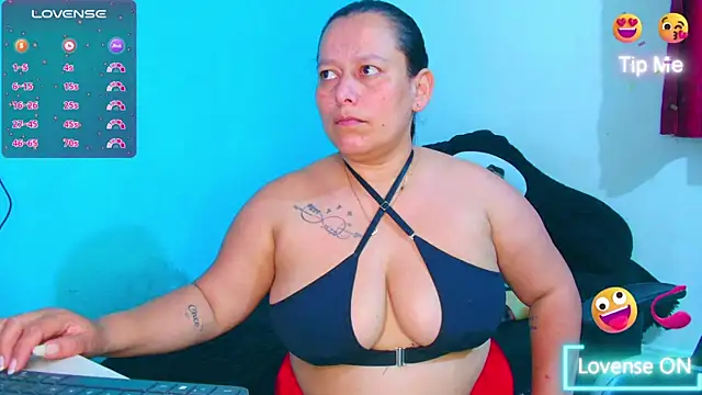 Snapshot of Diana_Lozano chatting on May 9, 2026, 5:22 am Diana Lozano online show from May 9, 2026, 5:22 am