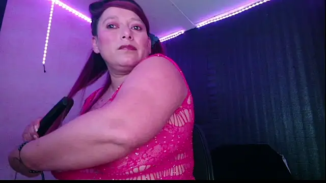 Snapshot of Diana_Lozano chatting on February 14, 2025, 5:30 am Diana Lozano online show from February 14, 2025, 5:30 am