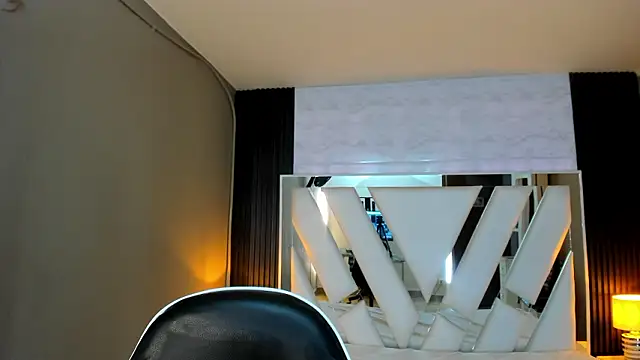 Linda4Petite online show from March 10, 2026, 6:23 pm