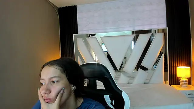 Linda4Petite online show from January 18, 2026, 2:20 pm