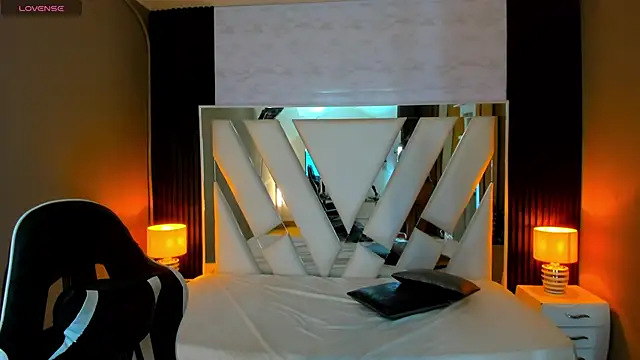 Linda4Petite online show from November 16, 2025, 1:16 pm