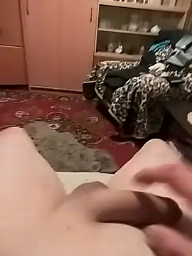 Snapshot of Robertino21cm chatting on December 15, 2025, 9:42 pm Robertino21cm online show from December 15, 2025, 9:42 pm