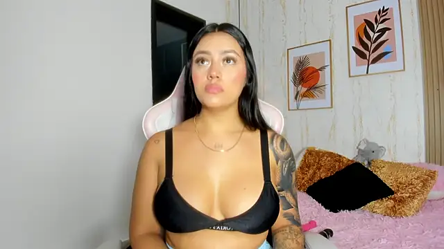 Snapshot of CameronCollins_ chatting on February 22, 2025, 10:42 pm CameronCollins online show from February 22, 2025, 10:42 pm