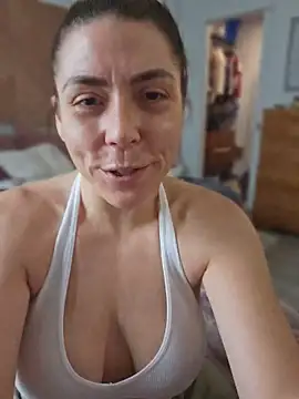 Ellie-L-Elizabeth online show from June 11, 2026, 2:25 pm
