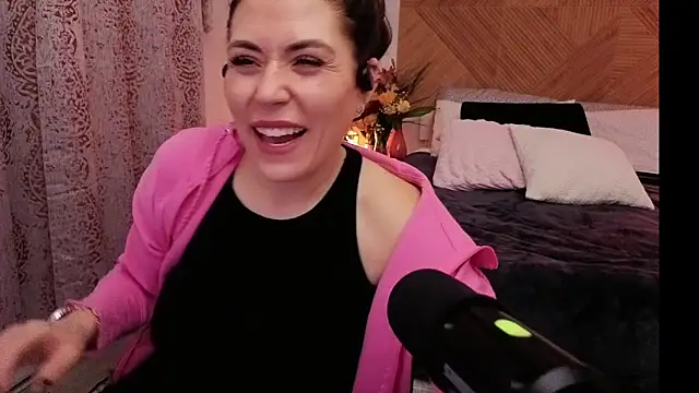 Ellie-L-Elizabeth online show from March 23, 2026, 2:44 am