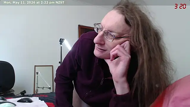 Snapshot of CDAdalyn chatting on May 11, 2026, 2:24 am CDAdalyn online show from May 11, 2026, 2:24 am