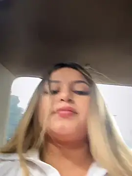 lunablossom  online show from October 5, 2025, 8:54 pm