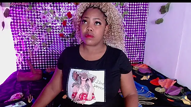 Snapshot of niawk_ chatting on September 13, 2025, 1:33 pm niawk online show from September 13, 2025, 1:33 pm