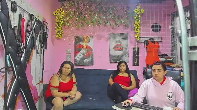 Snapshot of lesbiancuple chatting on May 15, 2026, 12:36 pm lesbiancuple online show from May 15, 2026, 12:36 pm