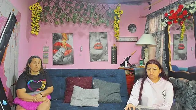 Snapshot of lesbiancuple chatting on April 24, 2026, 12:29 pm lesbiancuple online show from April 24, 2026, 12:29 pm