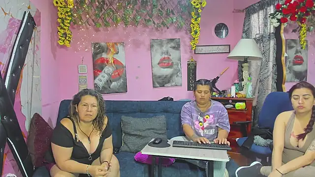 Snapshot of lesbiancuple chatting on April 30, 2026, 12:01 pm lesbiancuple online show from April 30, 2026, 12:01 pm