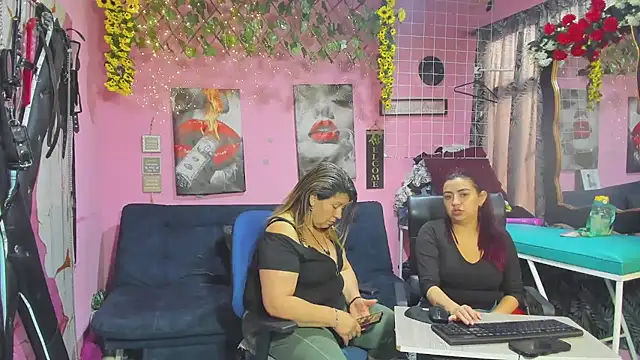 Snapshot of lesbiancuple chatting on May 30, 2026, 12:22 pm lesbiancuple online show from May 30, 2026, 12:22 pm