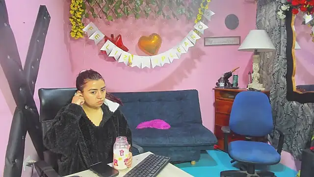 lesbiancuple online show from March 10, 2026, 11:58 am