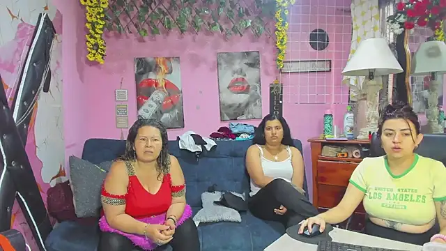 Snapshot of lesbiancuple chatting on May 8, 2026, 12:20 pm lesbiancuple online show from May 8, 2026, 12:20 pm