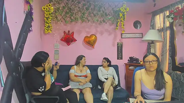 lesbiancuple online show from March 25, 2026, 12:04 pm