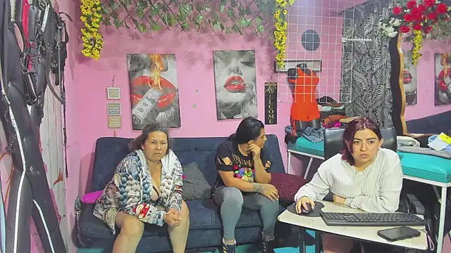 Snapshot of lesbiancuple chatting on May 12, 2026, 1:13 am lesbiancuple online show from May 12, 2026, 1:13 am