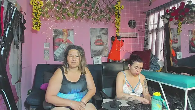 Snapshot of lesbiancuple chatting on May 18, 2026, 12:54 pm lesbiancuple online show from May 18, 2026, 12:54 pm