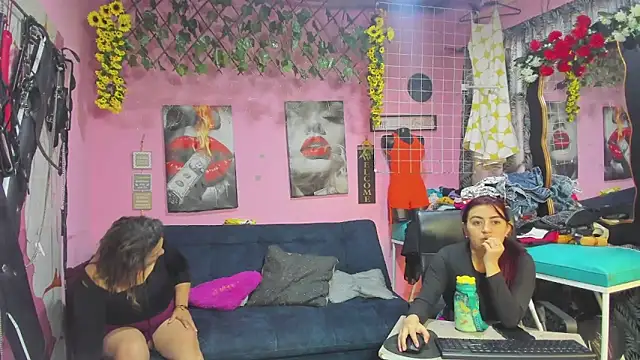 Snapshot of lesbiancuple chatting on May 9, 2026, 1:25 pm lesbiancuple online show from May 9, 2026, 1:25 pm