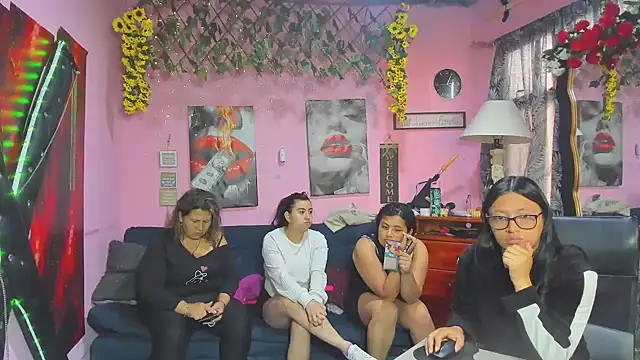 Snapshot of lesbiancuple chatting on April 18, 2026, 12:18 pm lesbiancuple online show from April 18, 2026, 12:18 pm
